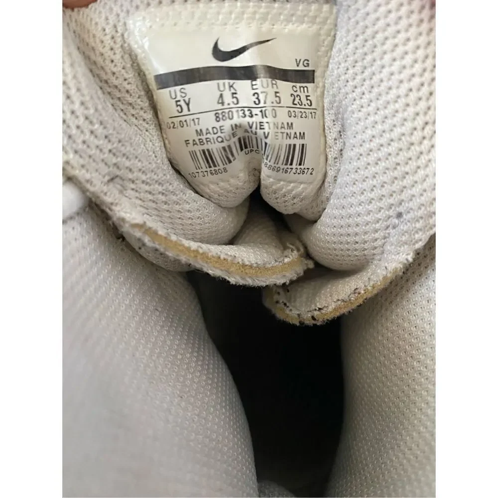 Nike fastflex boys youth 5 football cleats w/high ankle support white/grey
